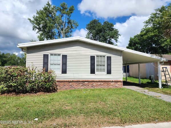 5827 AUGO Lane, Jacksonville, FL 32244
