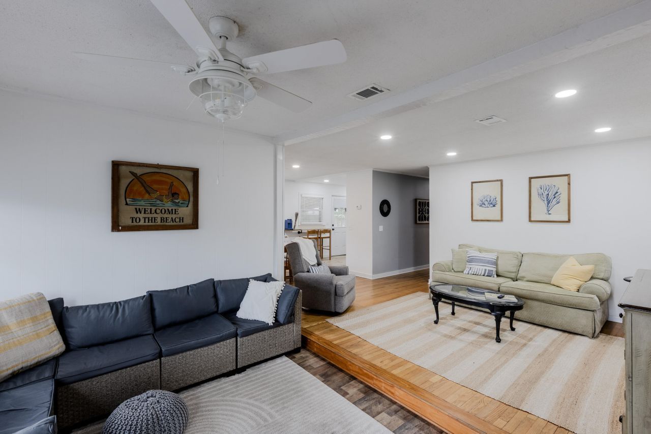 6 Gay Drive Photo 10