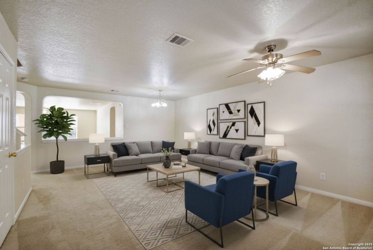 184 Springtree Pkwy, Cibolo, TX 78108 Main Photo