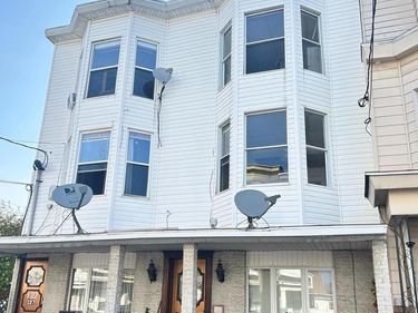 125-127 N JARDIN STREET, SHENANDOAH, PA 17976