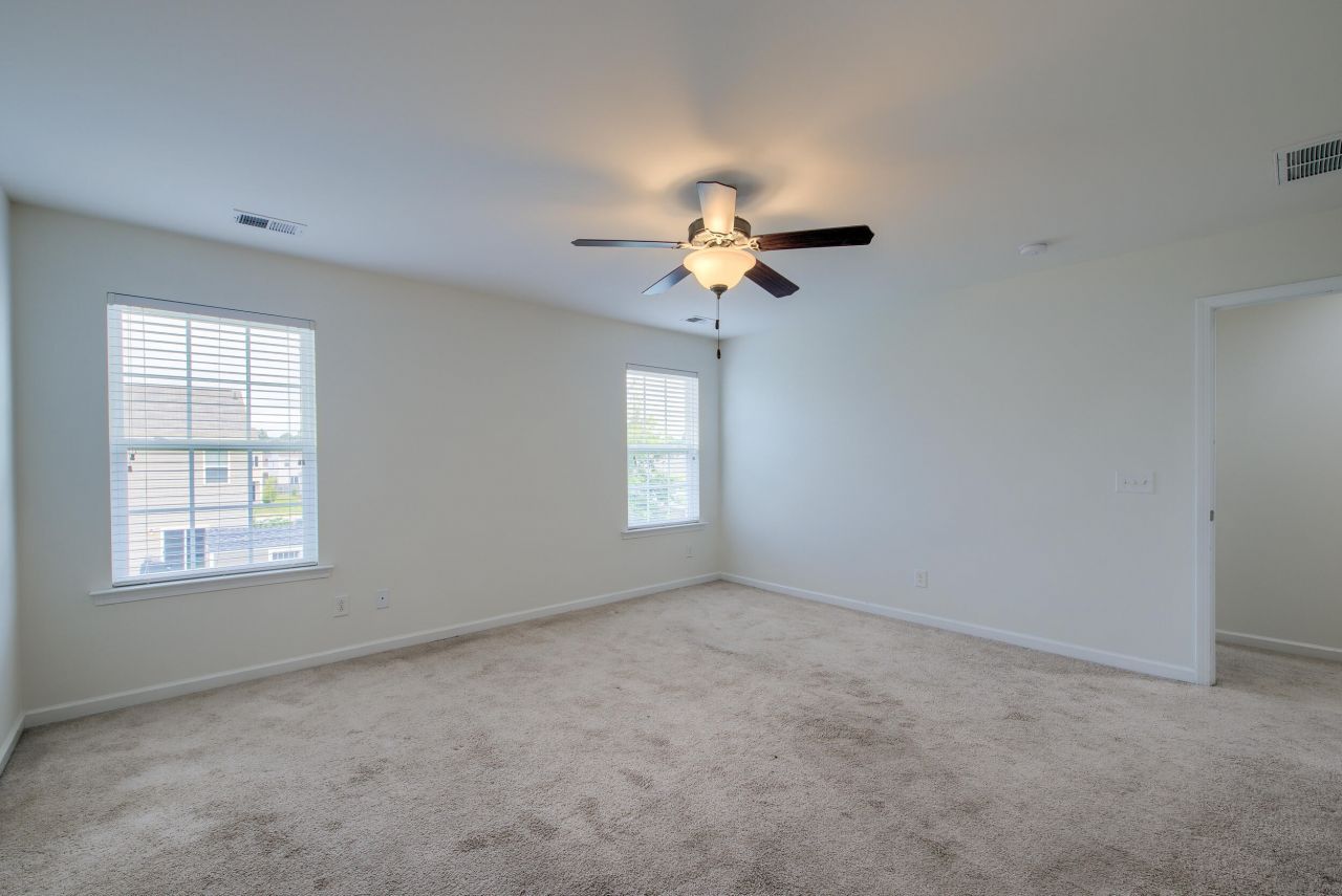 212 Longford Drive Photo 15