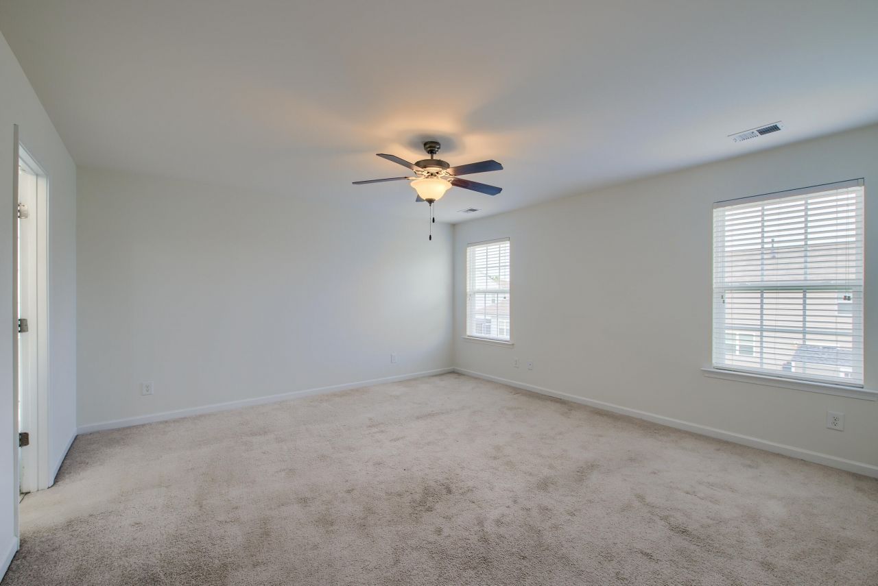 212 Longford Drive Photo 16