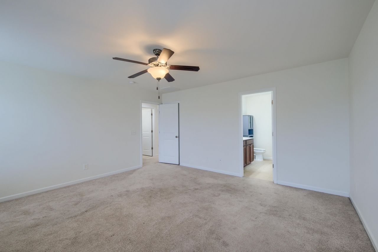 212 Longford Drive Photo 17