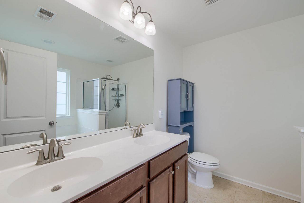 212 Longford Drive Photo 18