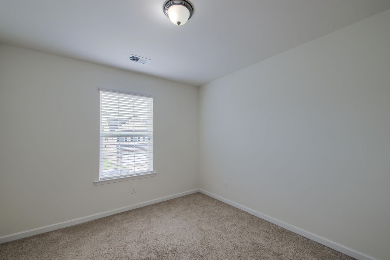 212 Longford Drive Photo 25