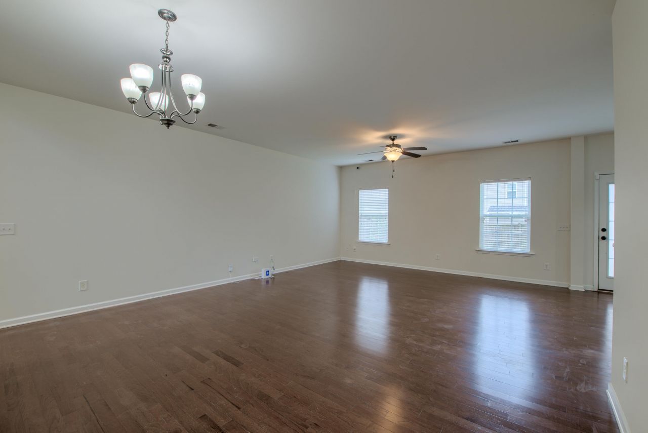 212 Longford Drive Photo 35