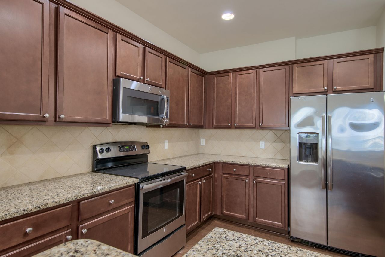 212 Longford Drive Photo 37