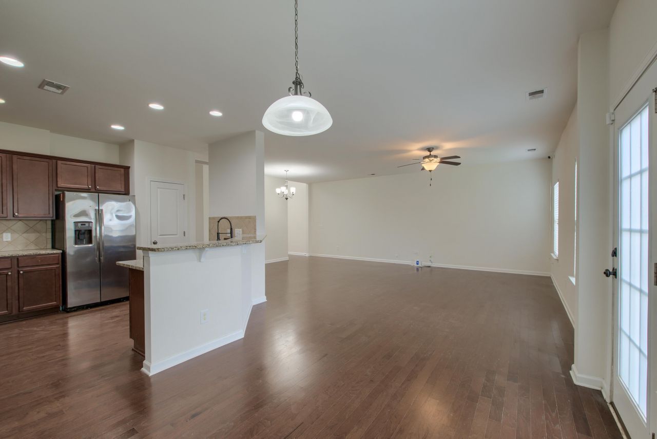 212 Longford Drive Photo 40