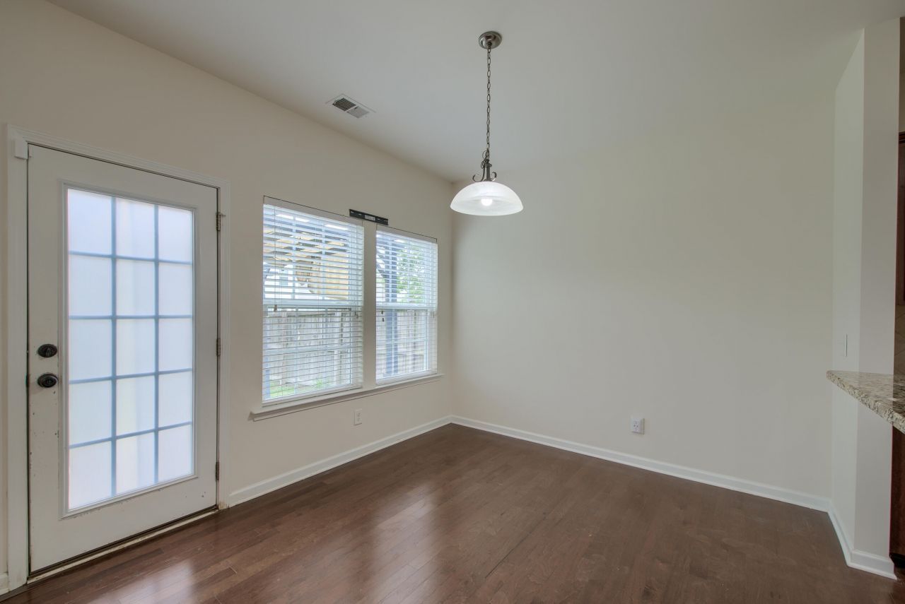 212 Longford Drive Photo 41