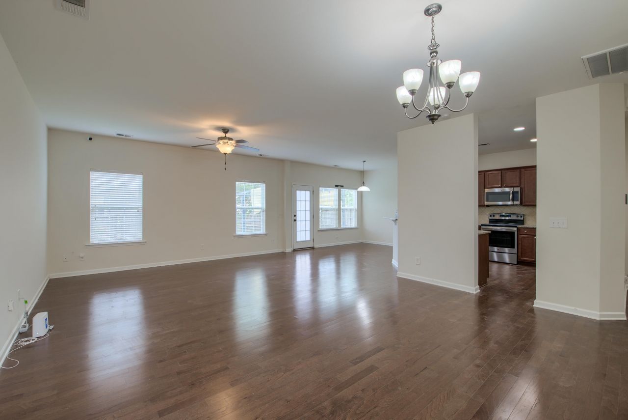 212 Longford Drive Photo 5