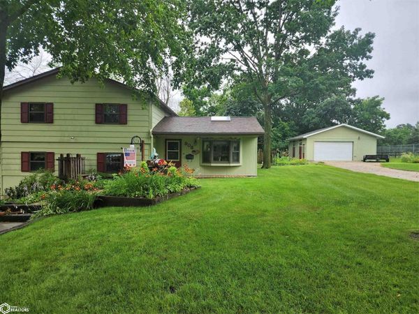 908 N Wooster Street, Algona, IA 50511