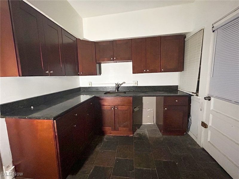 2899-2905 Hampton Road, Cleveland, OH 44120 Photo 10