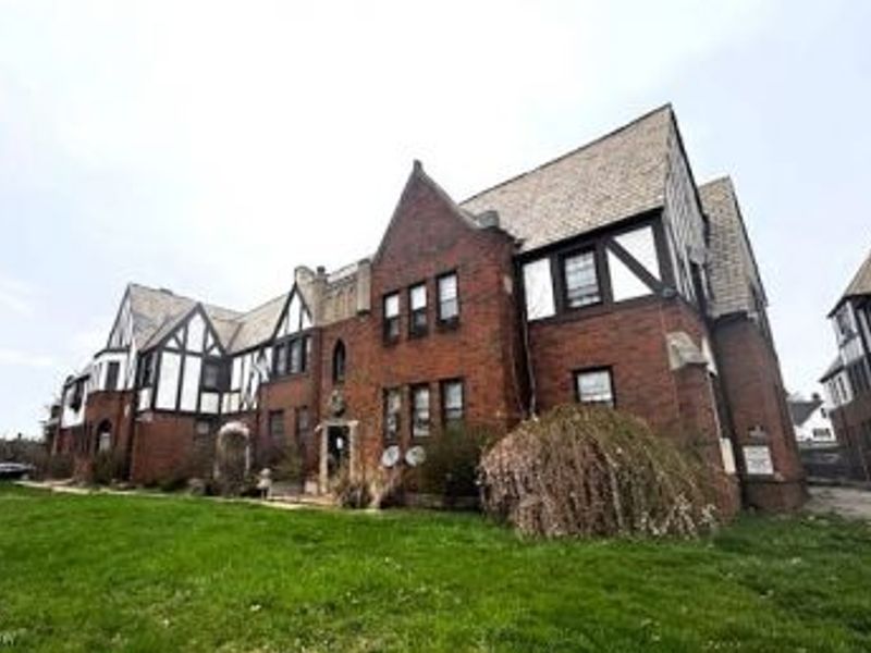 2899-2905 Hampton Road, Cleveland, OH 44120 Photo 2