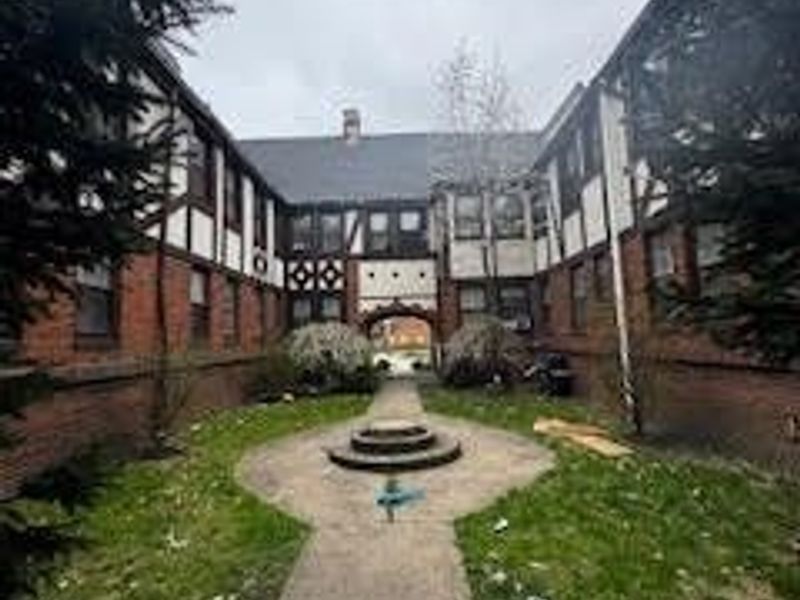 2899-2905 Hampton Road, Cleveland, OH 44120 Photo 4