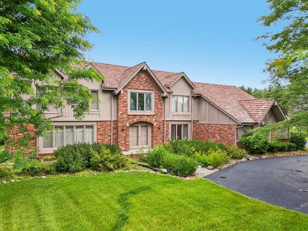 1168 W Manor LANE, River Hills, WI 53217