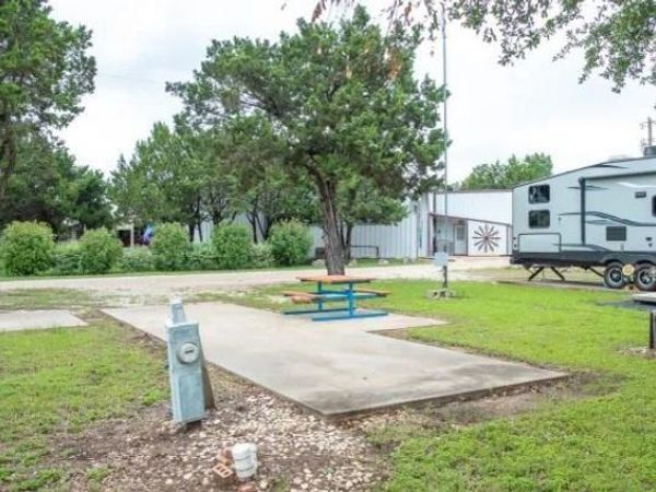 128 Yellowstone Drive, Whitney, TX 76692