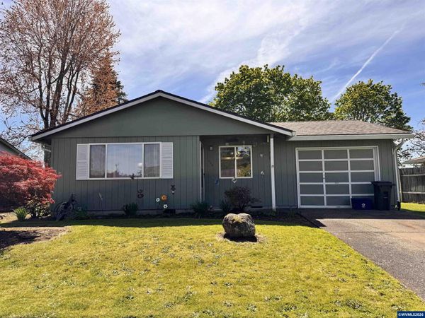 560 Maple St, Aumsville, OR 97325