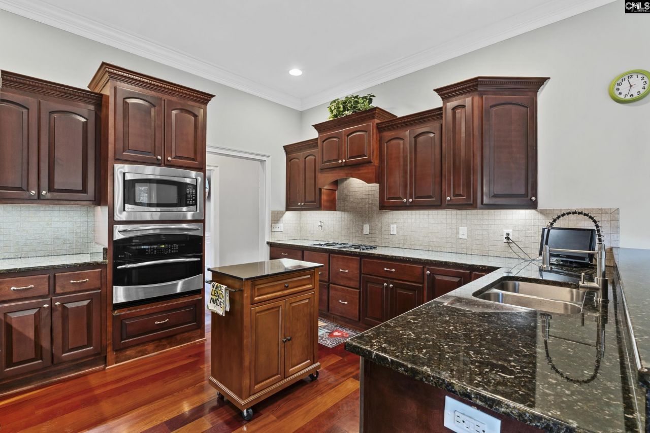 247 Gallantry Drive Photo 13