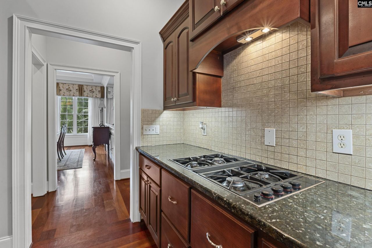 247 Gallantry Drive Photo 16