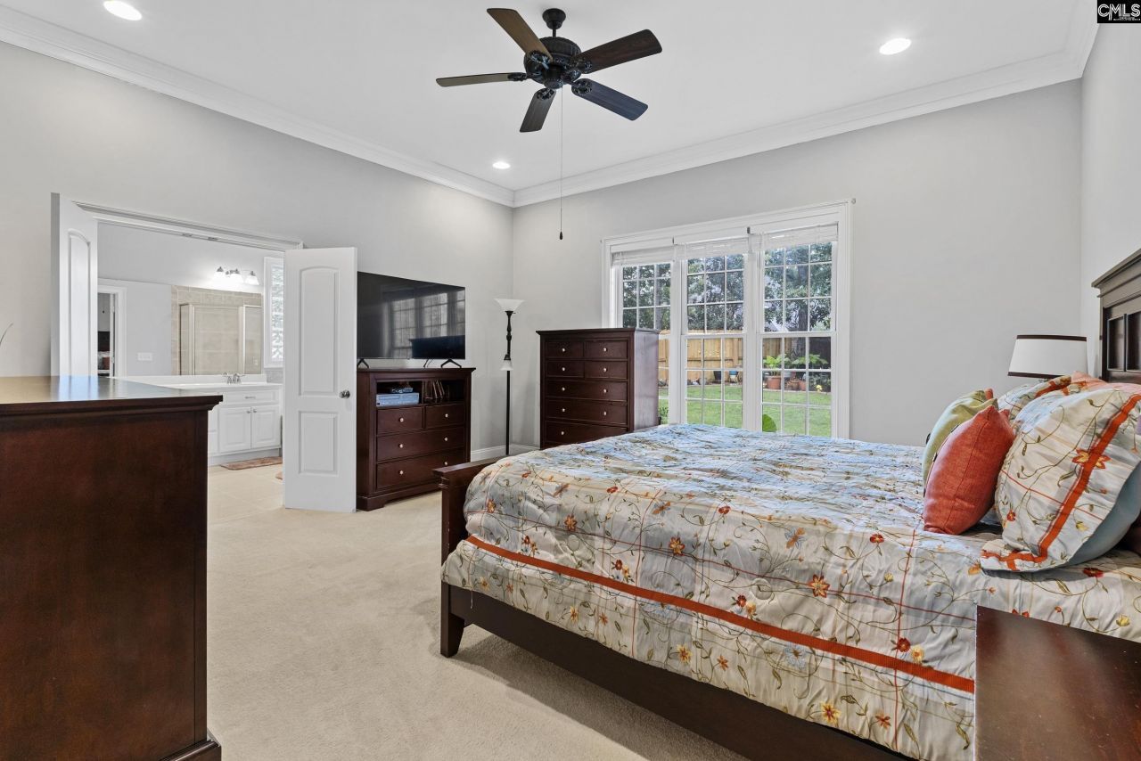 247 Gallantry Drive Photo 21