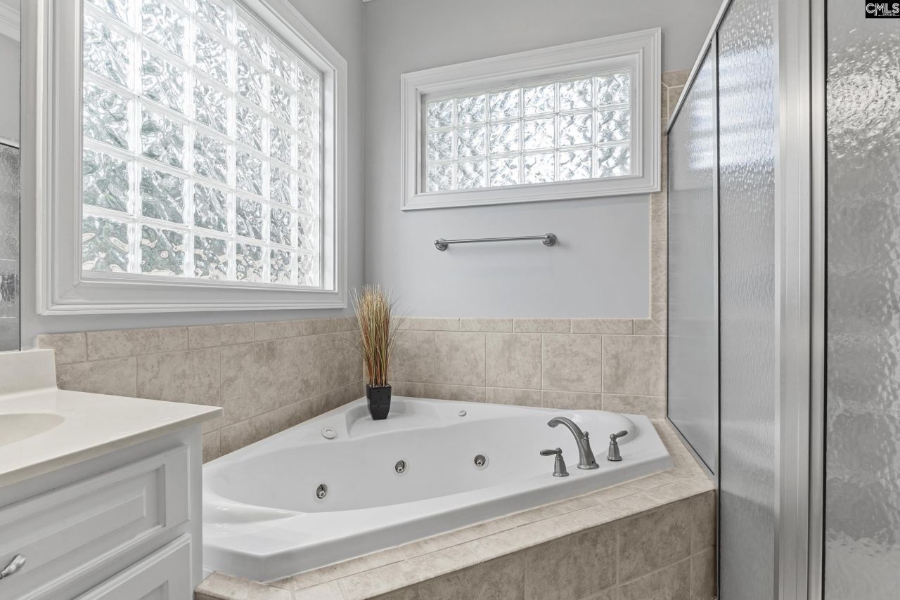 247 Gallantry Drive Photo 22