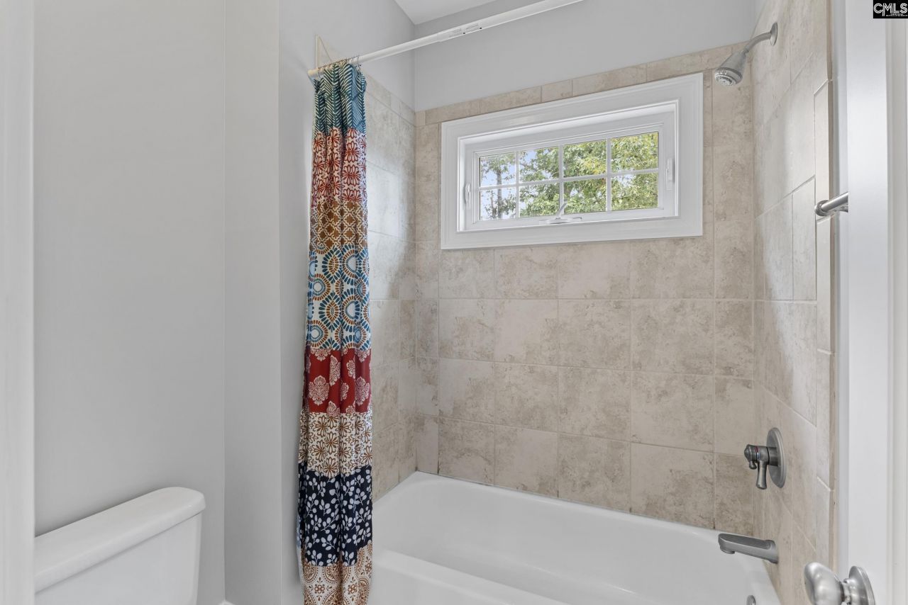 247 Gallantry Drive Photo 33