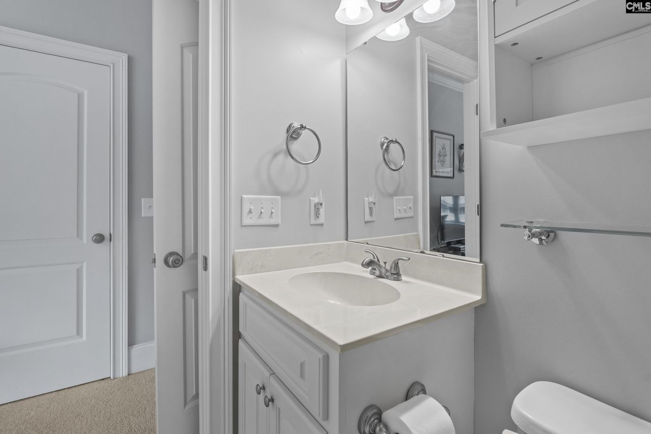 247 Gallantry Drive Photo 37