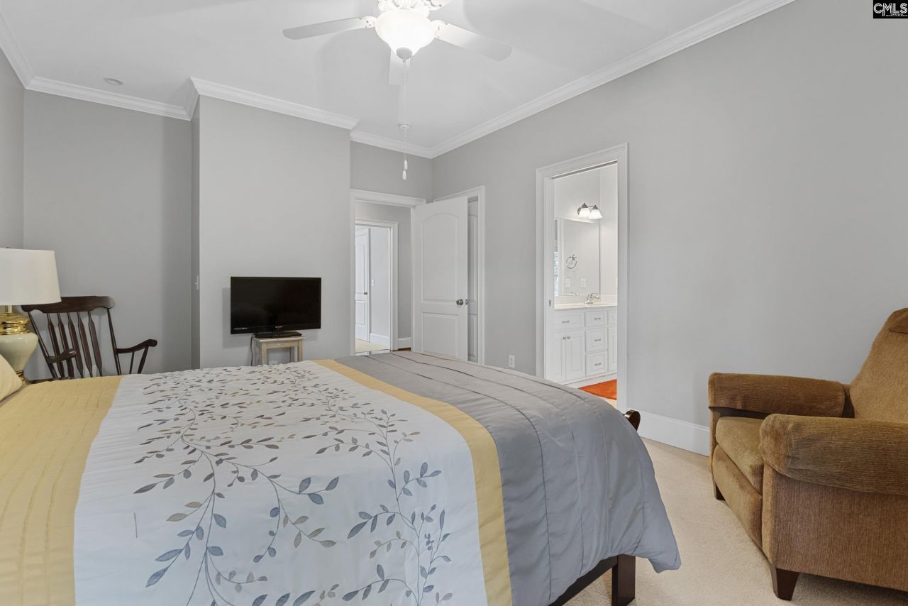 247 Gallantry Drive Photo 39