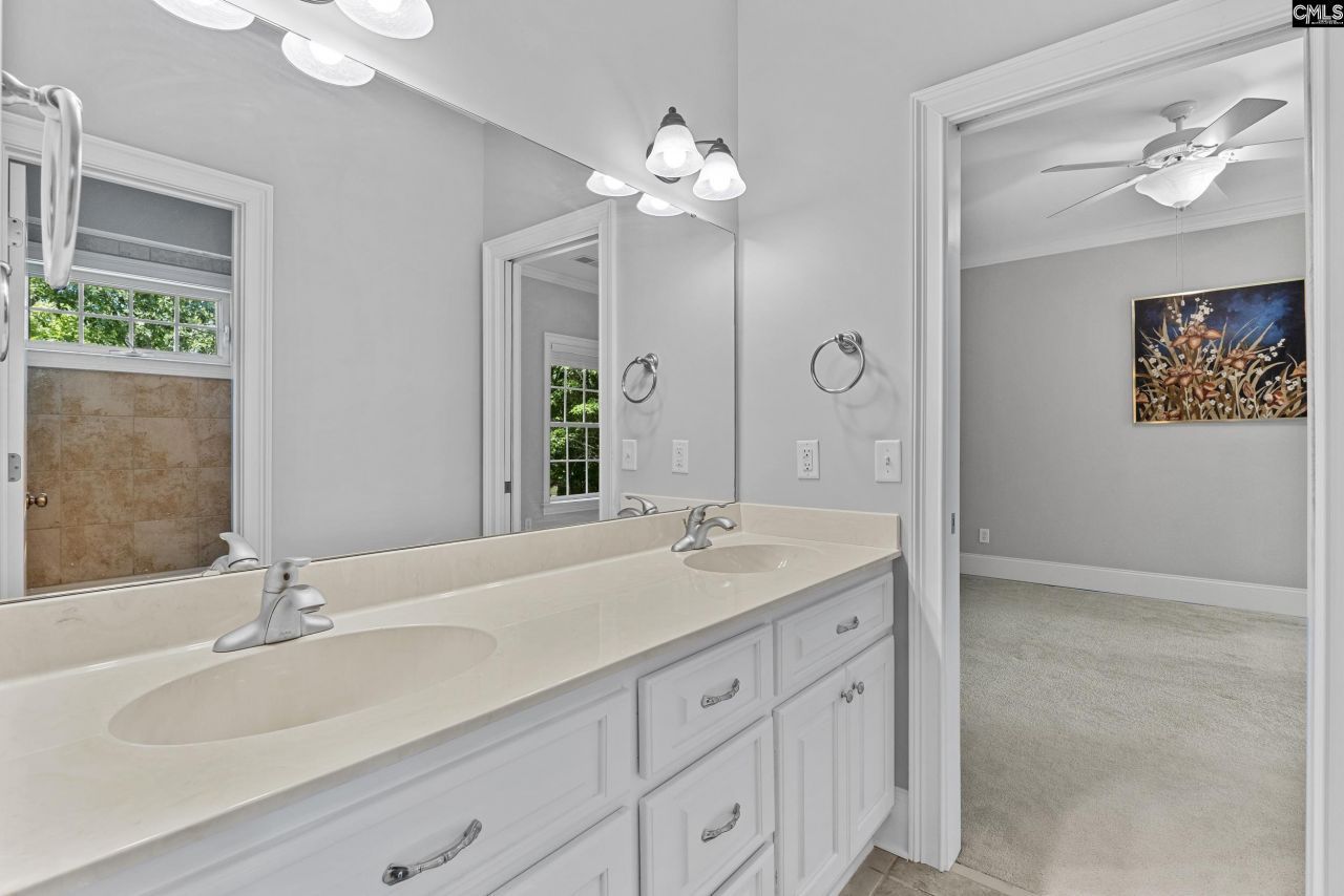 247 Gallantry Drive Photo 40