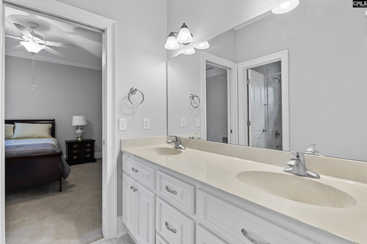 247 Gallantry Drive Photo 41