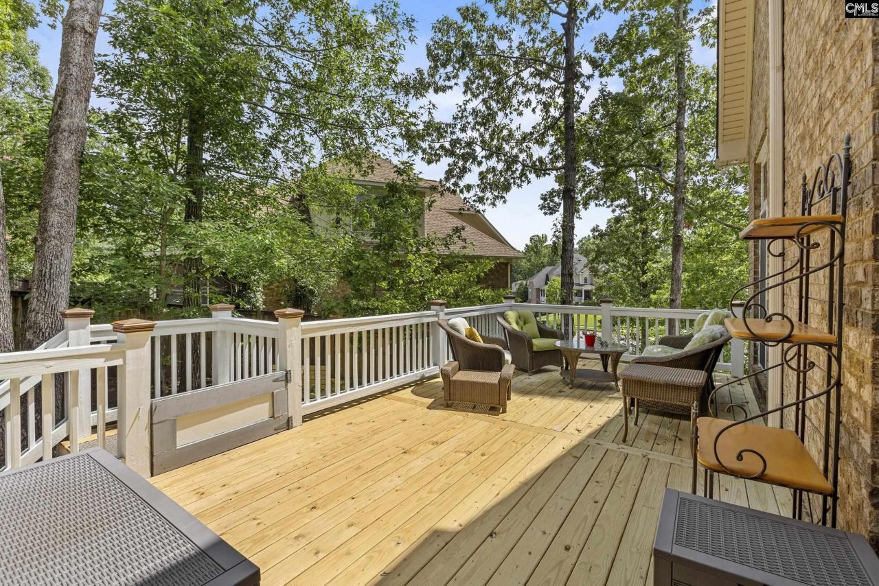 247 Gallantry Drive Photo 47