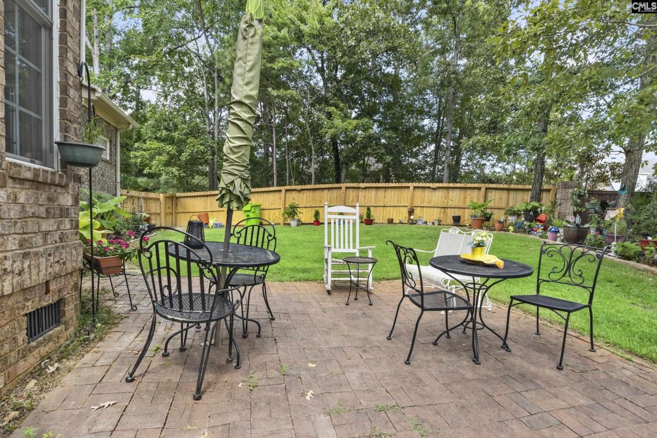 247 Gallantry Drive Photo 48