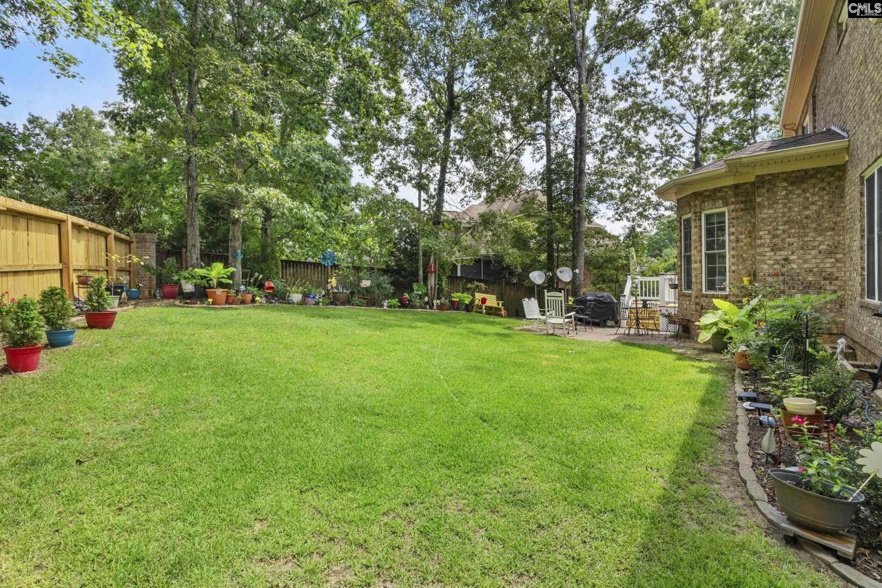 247 Gallantry Drive Photo 49