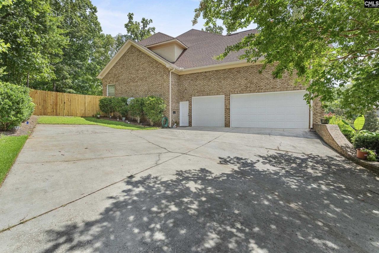 247 Gallantry Drive Photo 51