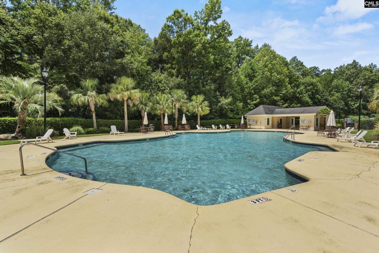 247 Gallantry Drive Photo 56