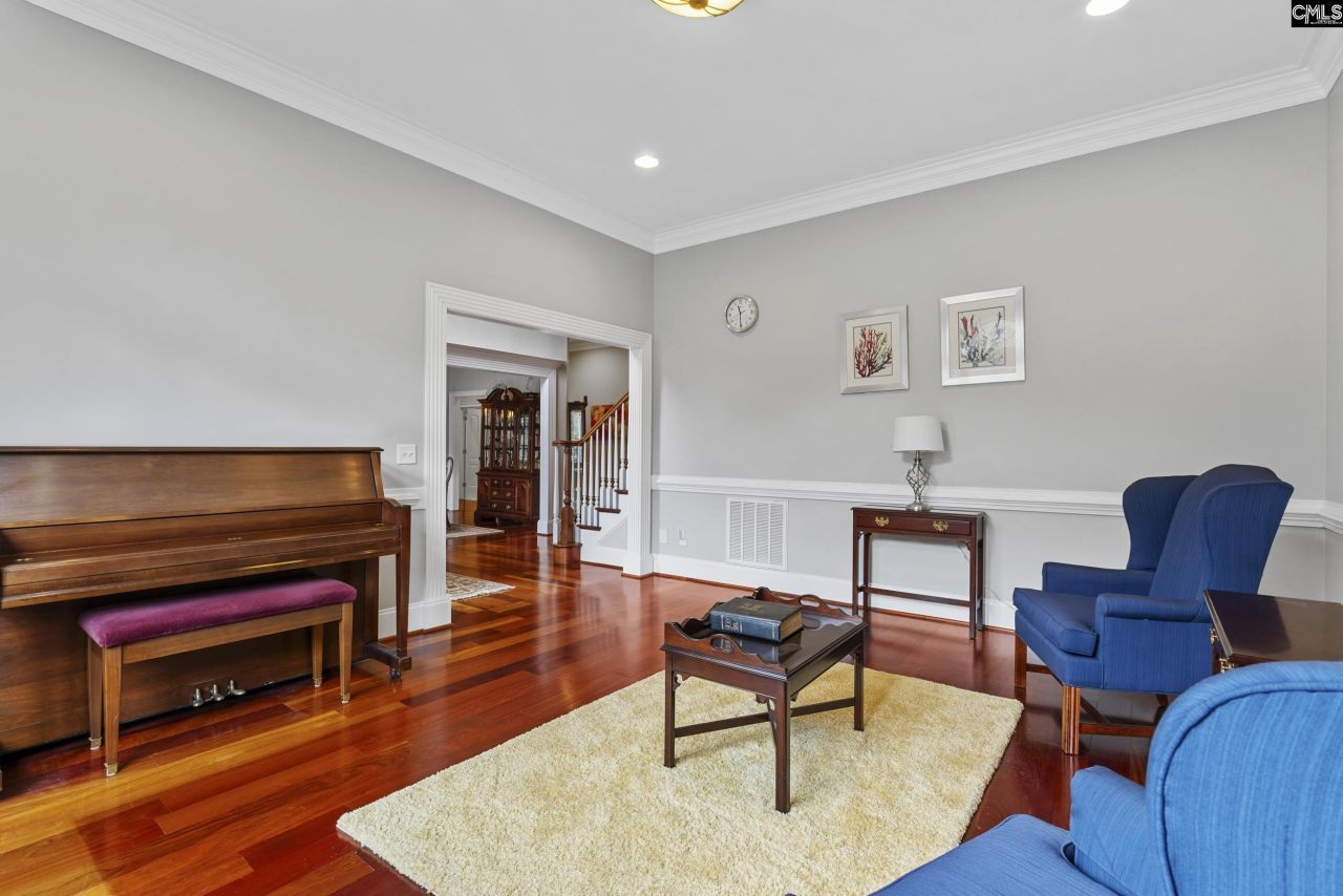 247 Gallantry Drive Photo 9