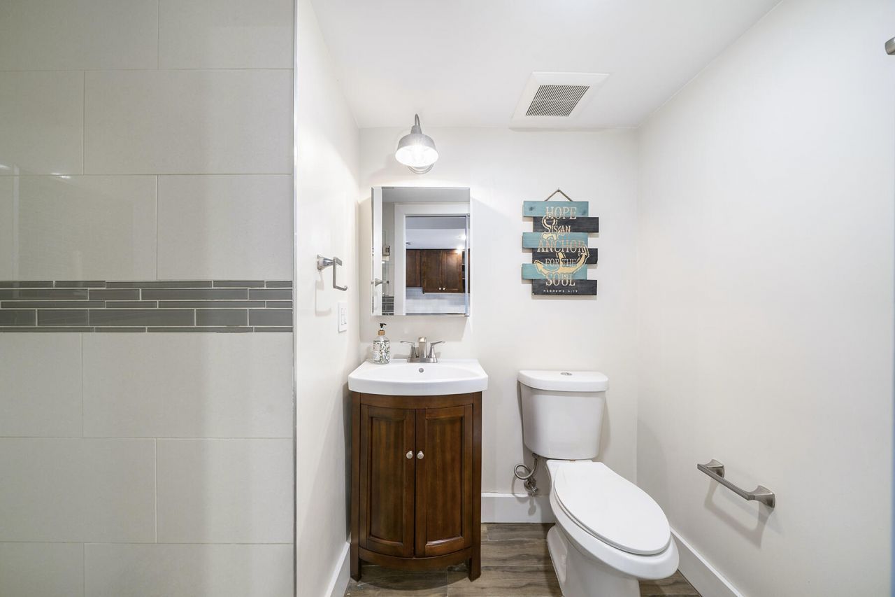 87200 Overseas Highway, Unit B9, Islamorada, FL 33036 Photo