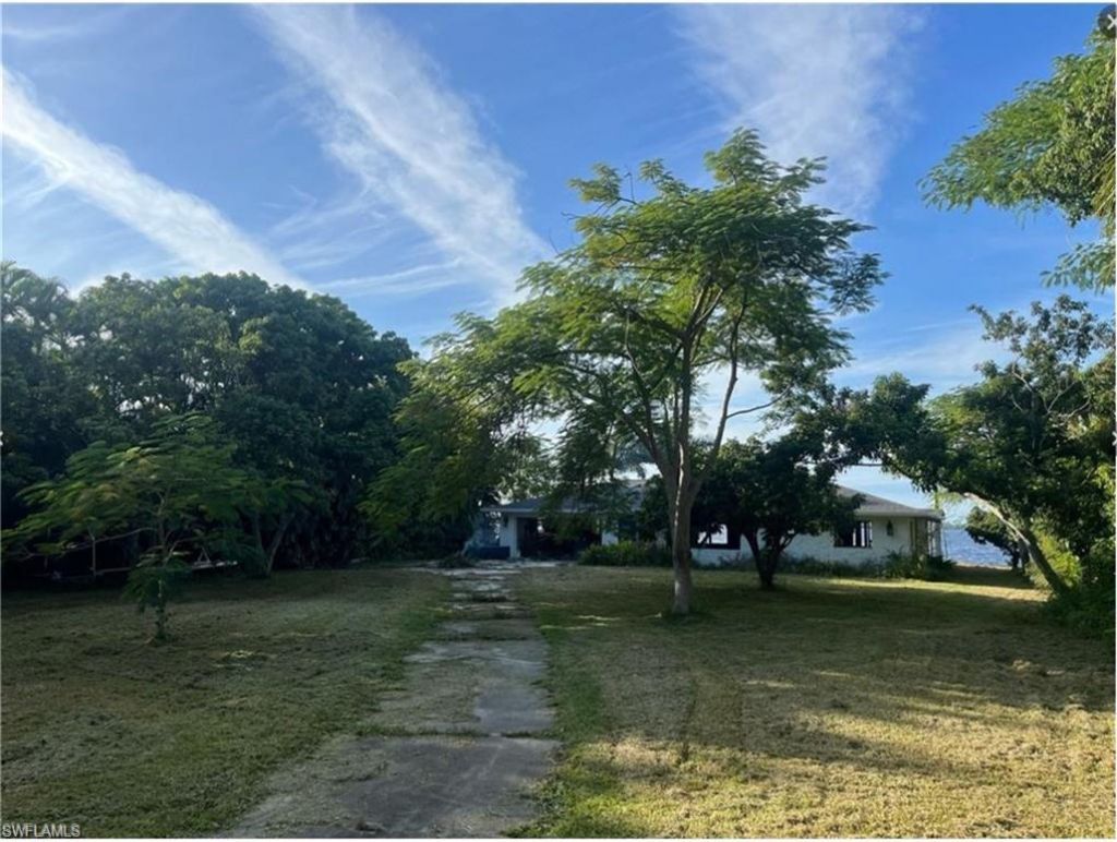 4449 E Riverside Dr, Fort Myers, FL 33905 Photo