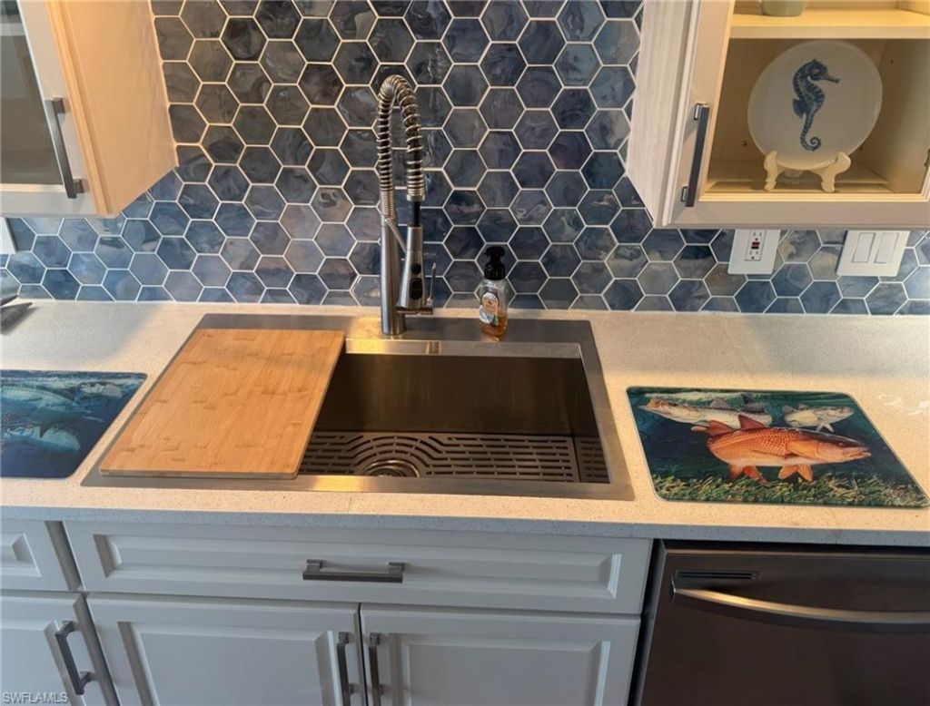 3827 Coconut Dr, Saint James City, FL 33956 Photo