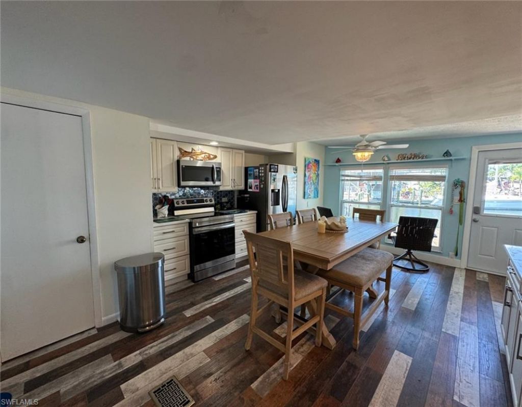 3827 Coconut Dr, Saint James City, FL 33956 Photo