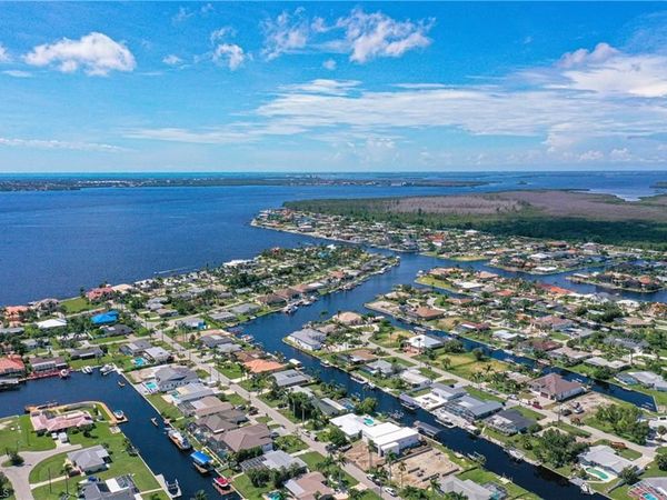 5362 Bayshore AVE, CAPE CORAL, FL 33904