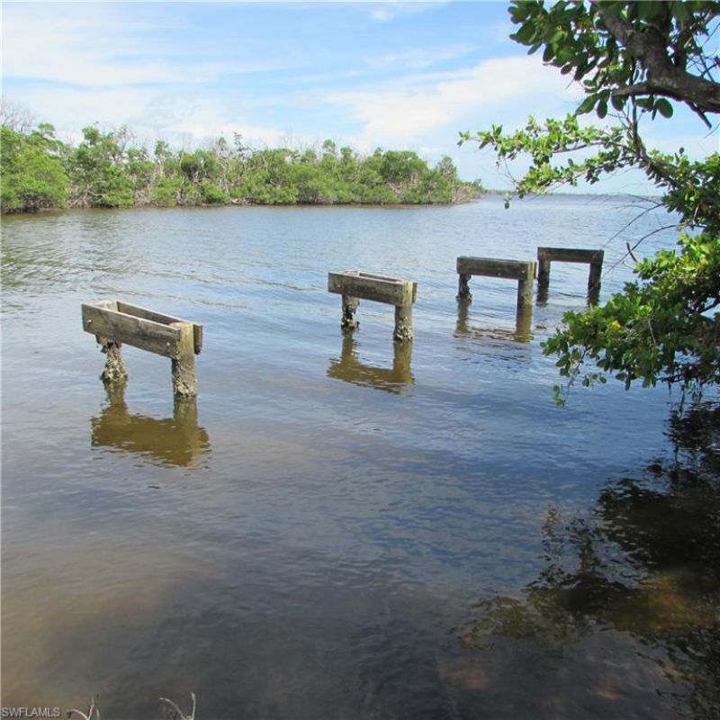 4195 Pine Island Rd Nw, Matlacha, FL 33993 Photo