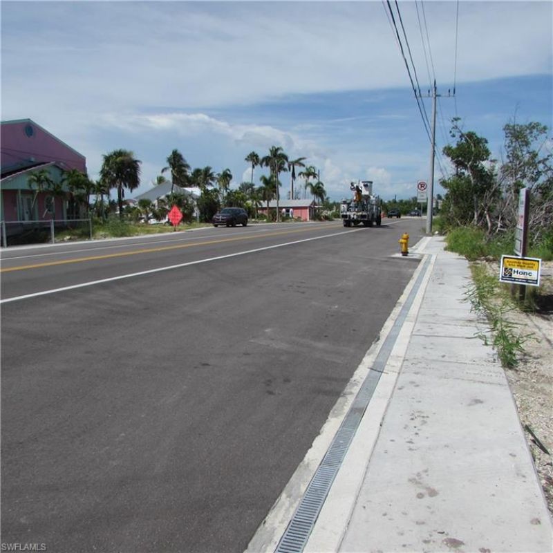 4195 Pine Island Rd Nw, Matlacha, FL 33993 Photo