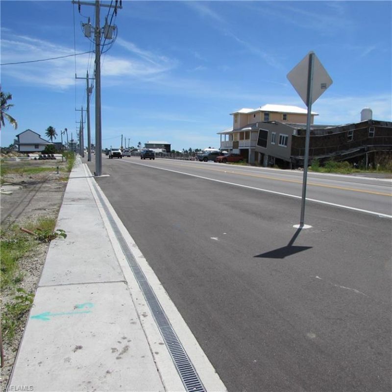 4195 Pine Island Rd Nw, Matlacha, FL 33993 Photo