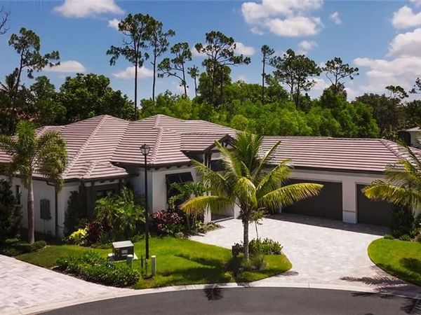 2950 Coco Lakes WAY, NAPLES, FL 34105