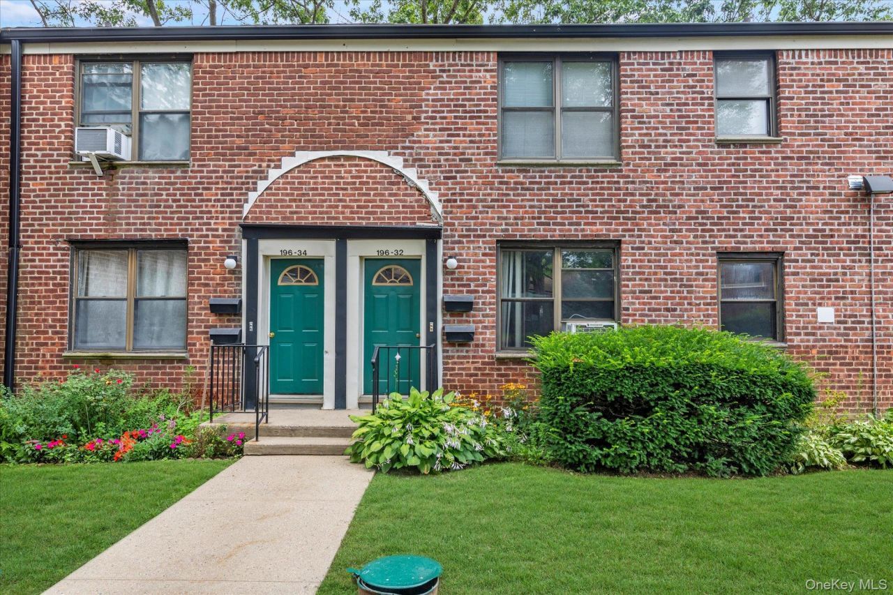 196-32 69th Ave, Unit 1st Fl, Fresh Meadows, NY 11365 Main Photo