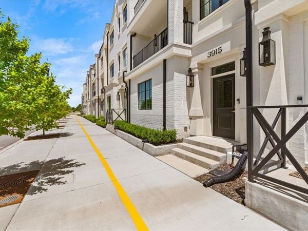 3915 S Champions Drive, Rogers, AR 72758