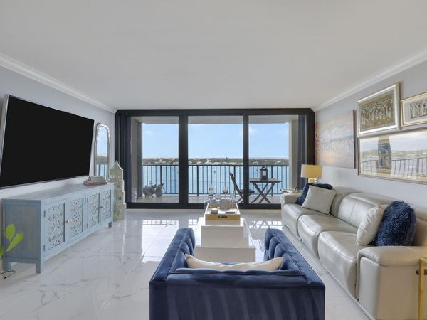 130 Lakeshore Drive, Unit 1121, North Palm Beach, FL 33408