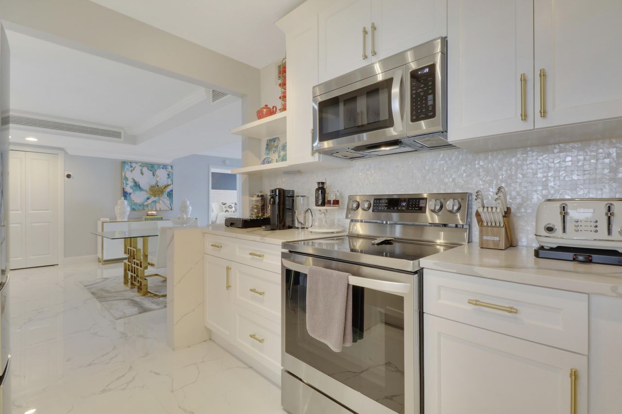 130 Lakeshore Drive, Unit 1121, North Palm Beach, FL 33408 Photo