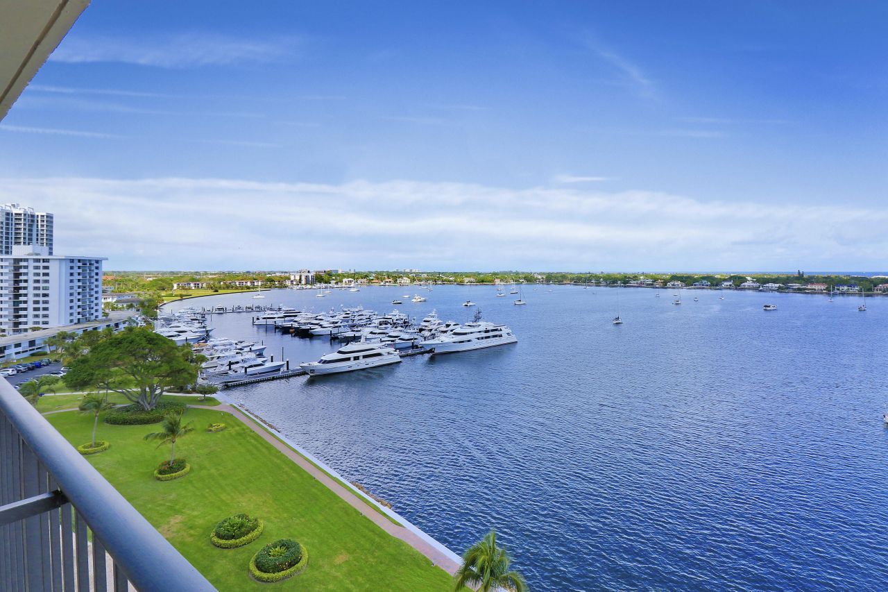 130 Lakeshore Drive, Unit 1121, North Palm Beach, FL 33408 Photo